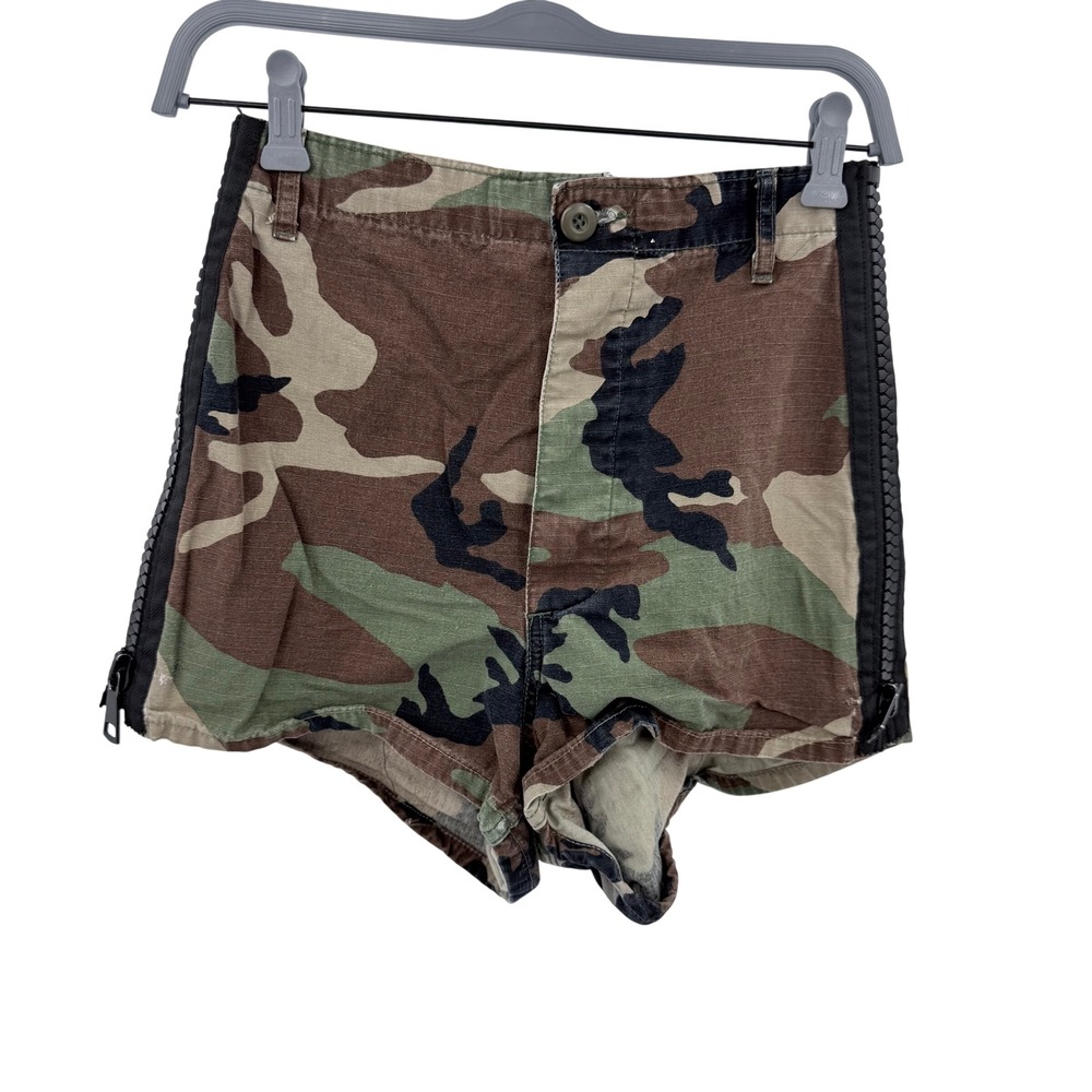 Furst of a Kind Upcycled Camo Side Zipper Military Shorts Womens 26 Woodland